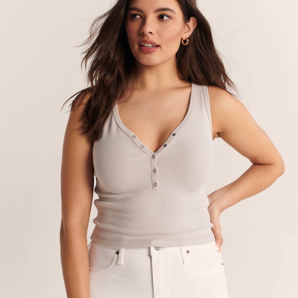New with tags Abercrombie ribbed Henley tank small